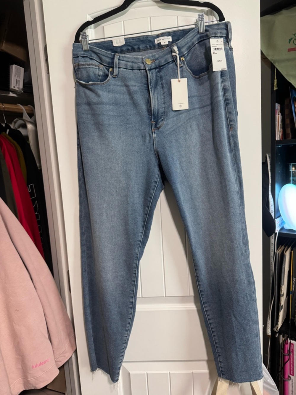 Good American good legs Light Blue Cropped Straight Jeans inseam 29” New